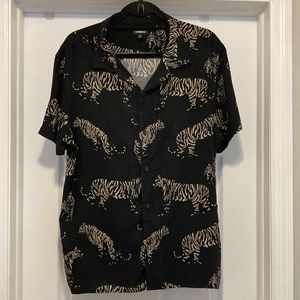 Express Men’s Tiger Shirt Sz Lg